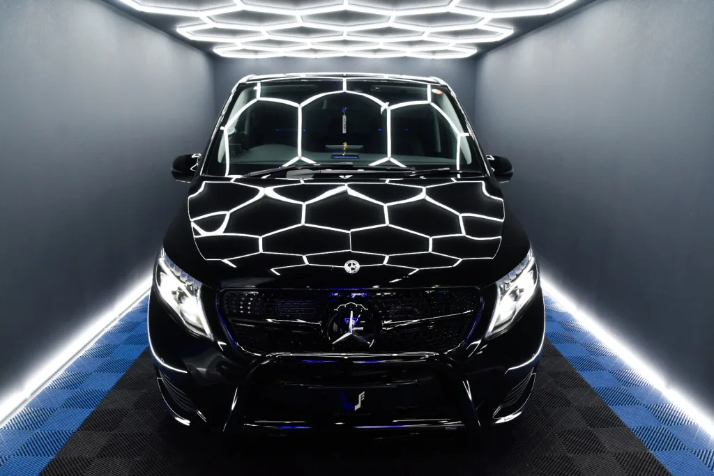 施工事例Mercedes Benz V220d